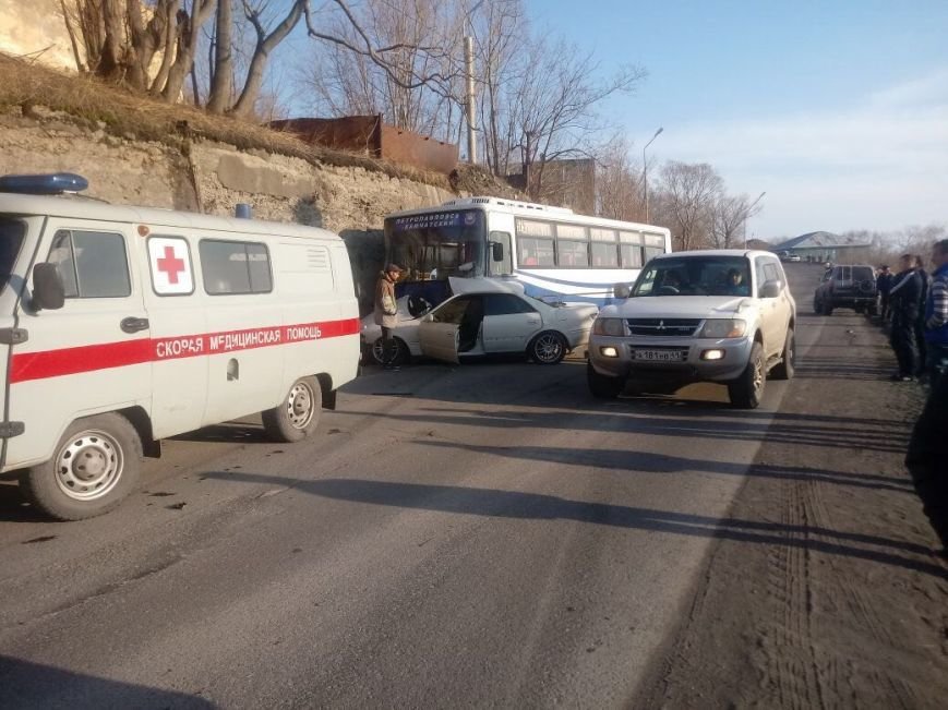 В Петропавловске иномарка влетела в рейсовый автобус – есть погибший, фото-1