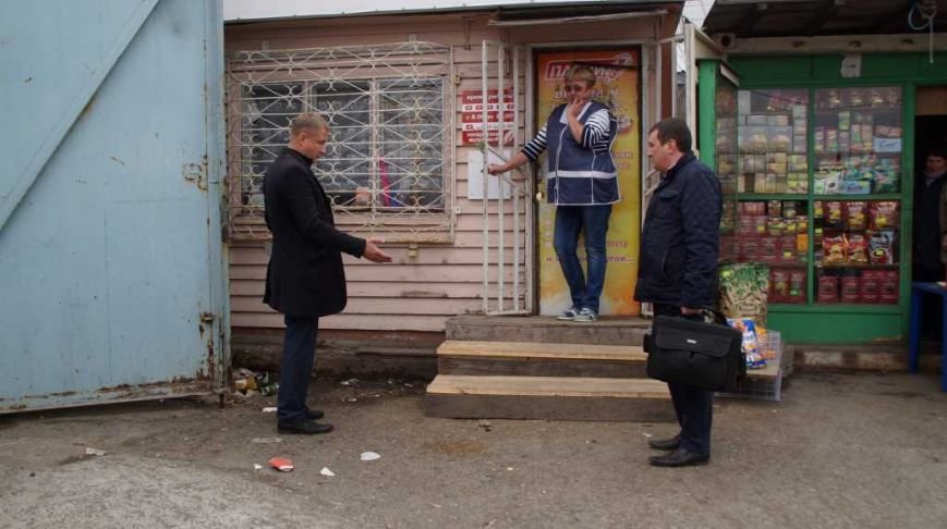 Жители Петропавловска жалуются властям на антисанитарию базы на 8 км, фото-5